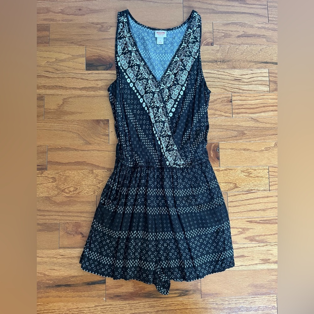 Mossimo size small black and white casual romper